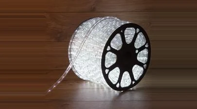 Дюралайт LED, свечение с динамикой (3W) - белый, 36 LED/м (бухта 100 м), обзор включенной гирлянды – картинка.
